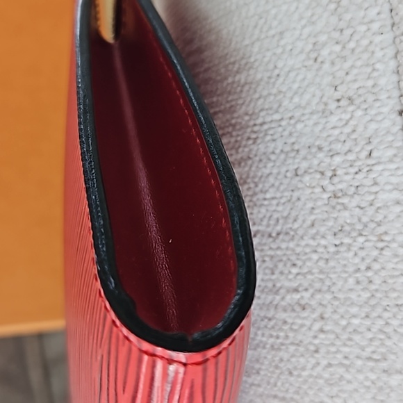 Louis Vuitton Epi Pouch - Picture 14 of 16